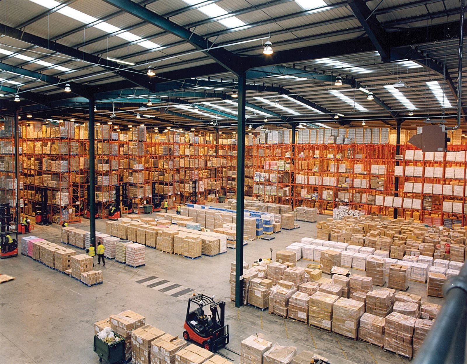 Large distribution centre with pallet racking and forklift operations